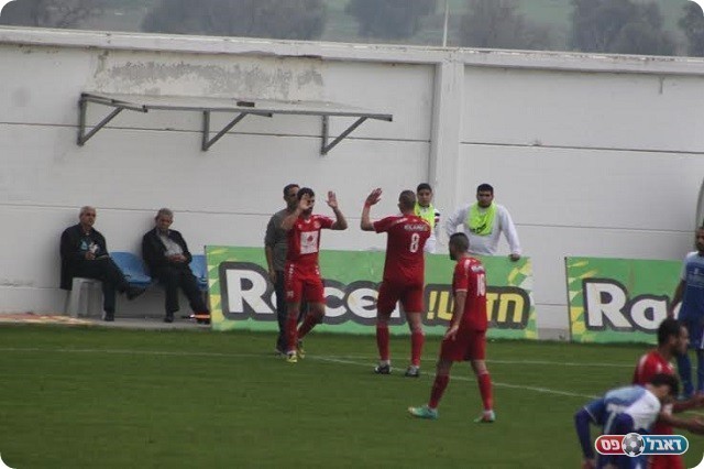 הכובש (פליקר) יוצא בחילוף, שאהין נכנס (לוטפי עיסא)